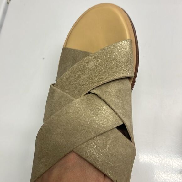 Clarks Willow Art Champagne Women’s Slip-on Flat Sandals- 9M - Picture 3 of 8